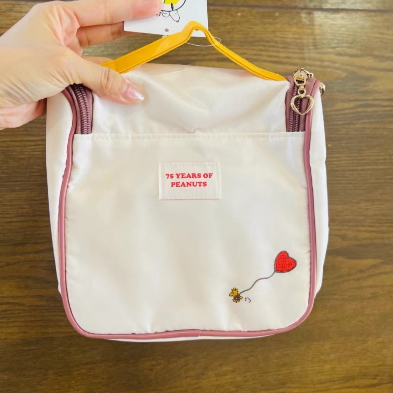 Spot Japón Snoopy Limited viaje de negocios de gran capacidad bolsa de maquillaje colgante portátil bolsa de almacenamiento de lavado doméstico