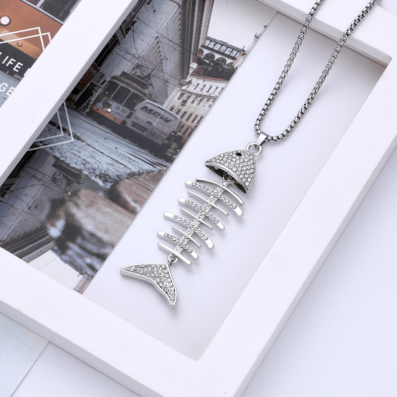Temperament Fashion Network Collana con ciondolo a forma di osso di pesce grande con diamanti intarsiati rossi, personalità della moda femminile, catena lunga per maglioni, accessori_voghion.com