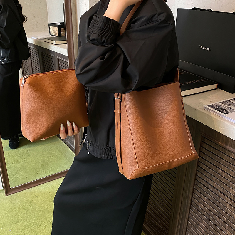 高级质感托特包包女式2025新款时尚百搭单肩斜挎包复古通勤水桶包|undefined