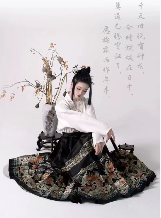 Su Yu Hua Shang Ming maxi dress imitation makeup flower Hanfu women's aircraft sleeve New Year autumn and winter set