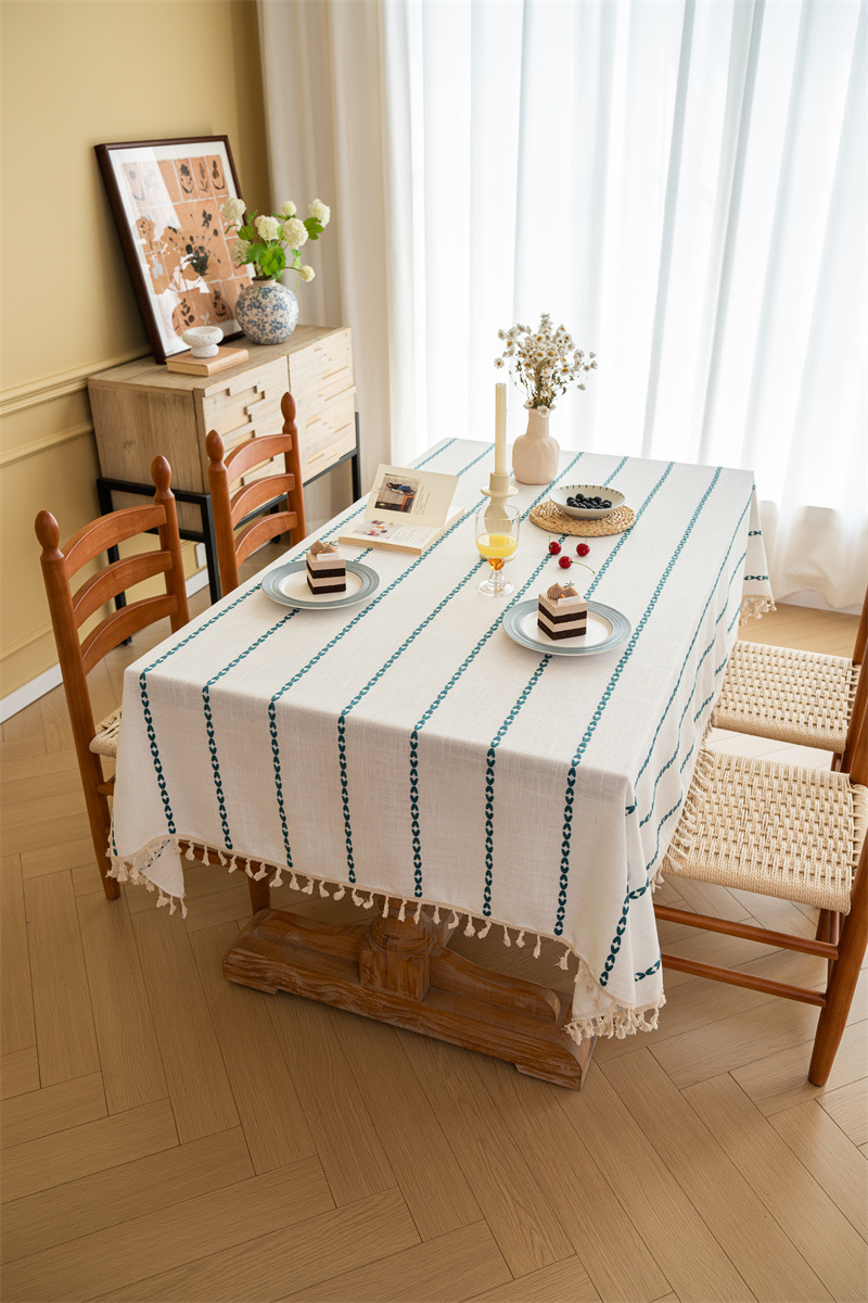 Grenzüberschreitendes INS Nordic Polyester Jacquard T-Shirt mit geflochtener Quaste, rechteckiger Couchtisch und Essbereich mit gestreifter Spitze_voghion.com