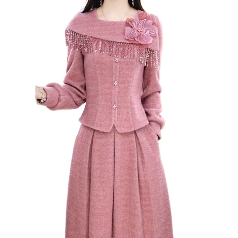 シングル/セット Xiaoxiangfeng ファッション春と秋の新しいスタイルのスリムで肉感のあるトップとハーフスカートの 2 点セット|undefined