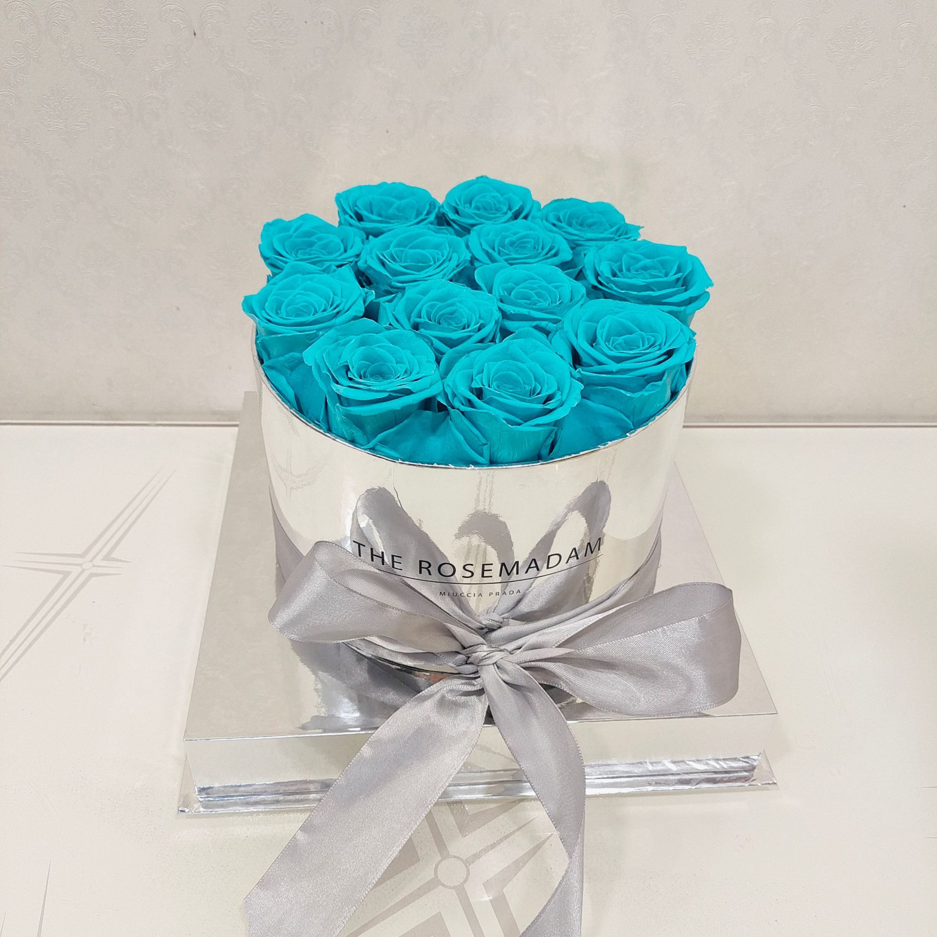 Espejo de plata ronda monopolio abrazo cubo flor eterna Oro Plata abrazo cubo flor eterna al por mayor