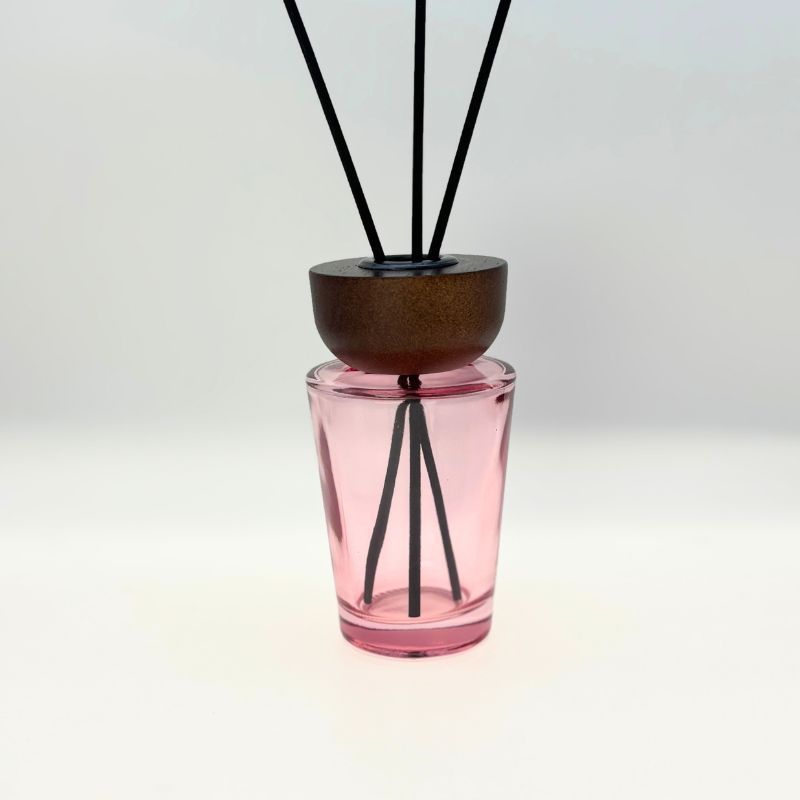 Botella vacía europea simple de alto valor nominal botella de fragancia de madera sólida botella de aceite esencial de caña cónica sin fuego 28 dientes botella de vidrio