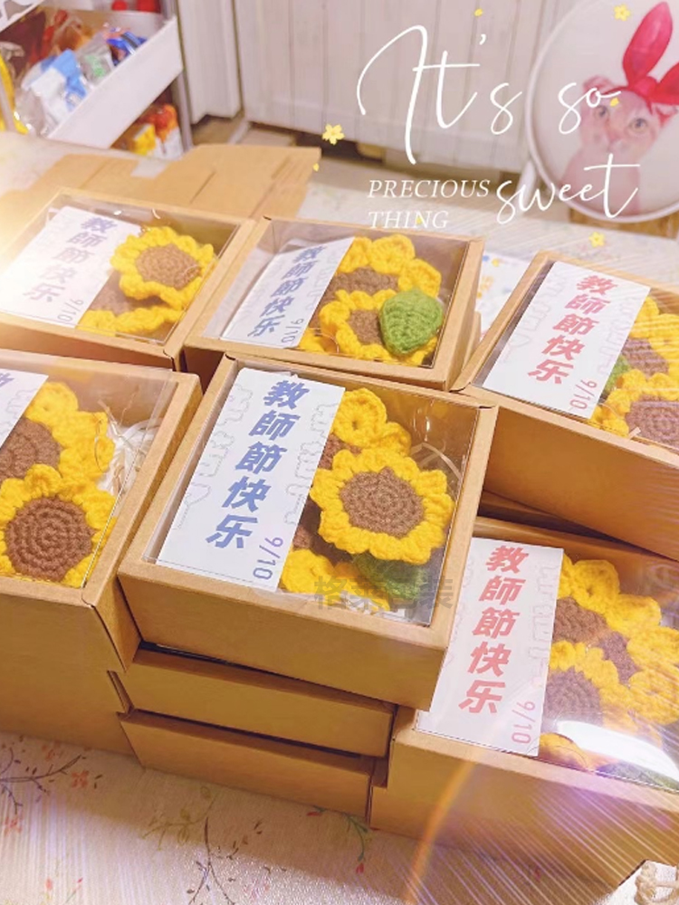 Caja de cartón kraft PVC caja de embalaje transparente caja de regalo de cubierta del cielo mini ramo personalizado caja de regalo de cumpleaños pequeña