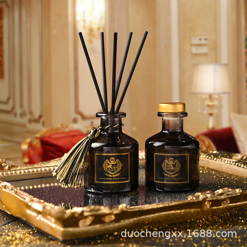 Entrega de una sola pieza suministro directo de fábrica 50ml dormitorio baño libre de fuego aromaterapia aceite esencial ambientador de aire del hotel Decoración