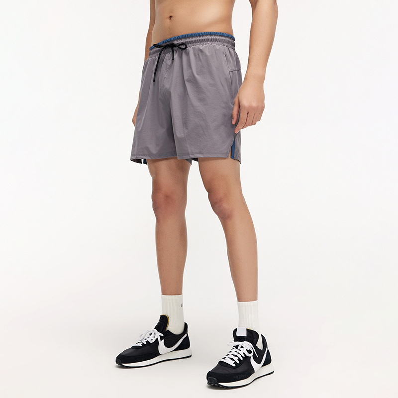 Lulu verano hombres al aire libre correr pantalones cortos deportivos de secado rápido entrenamiento físico bolsillo de dos lados maratón pantalones de tres puntos