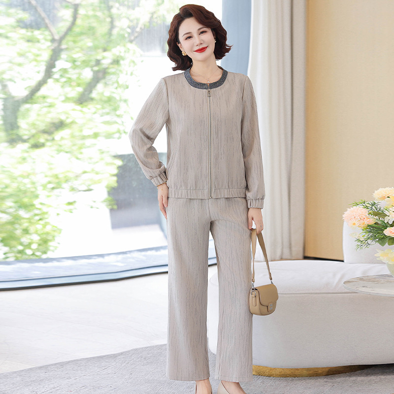 新款套装中年妈妈装秋装衣服时尚中老年女士休闲两件套服装大码女|undefined