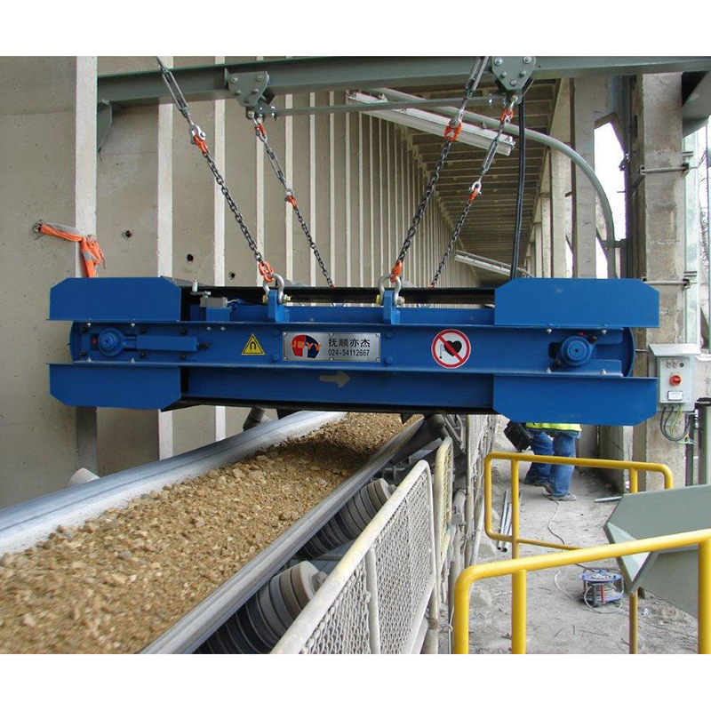 钕铁硼永磁带式自动除铁器 挂式自卸式除铁器 清除粉状物料中杂铁