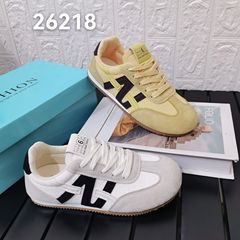新款女鞋2025春秋女生百搭休闲跑步鞋学生运动鞋皮面德训鞋26218