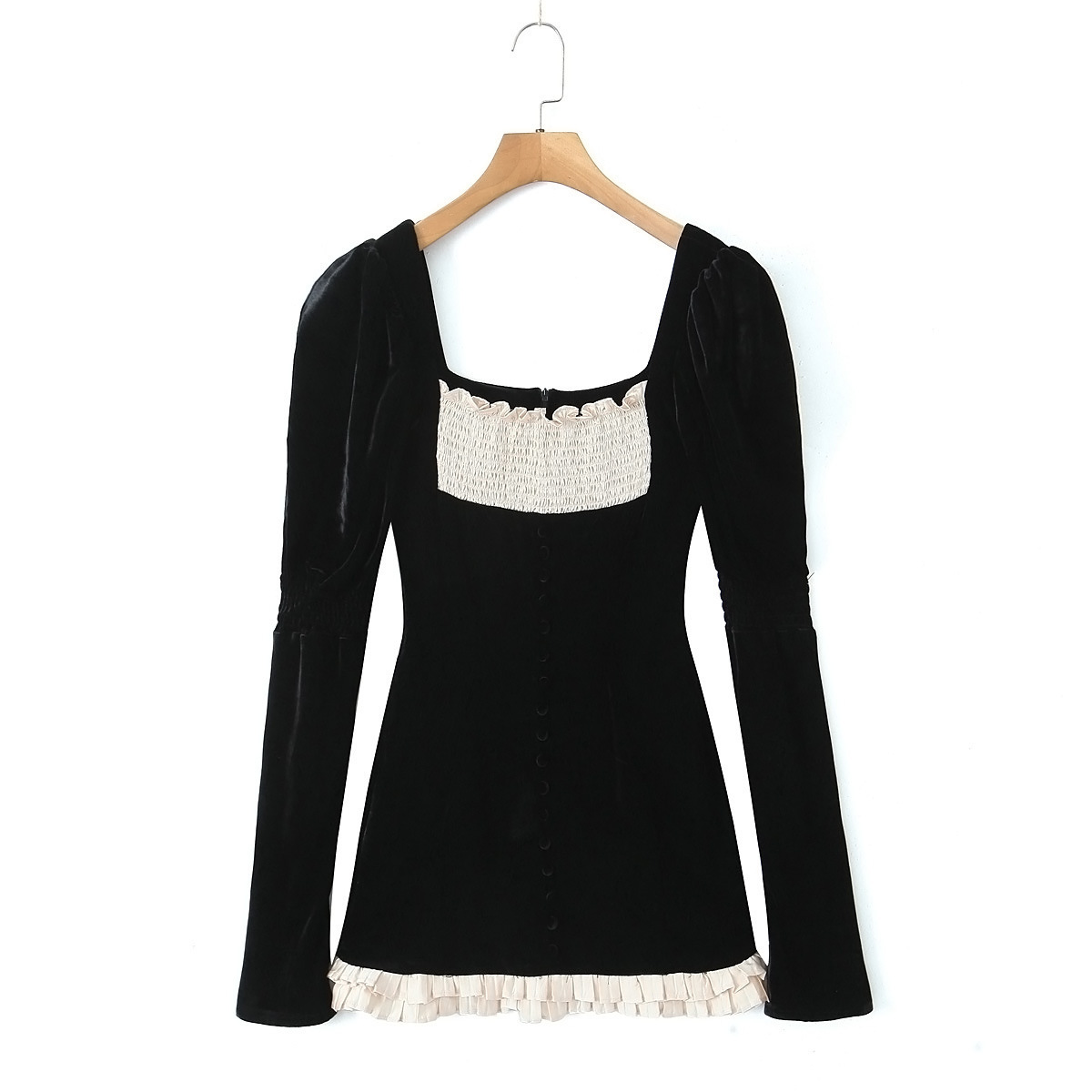 24春季新款女法式辣妹复古风黑色典雅性感低胸褶皱绒面拼接连衣裙