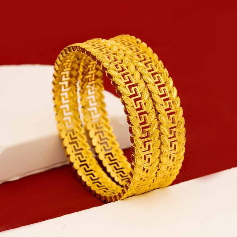 Luxurious and fashionable hollow-out closed-end wide-brimmed double-row coin women's bracelet jewelry, new promotional gift wholesale Luxurious and fashionable hollow-out closed-end wide-brimmed double-row coin women's bracelet jewelry, new promotional gift wholesale