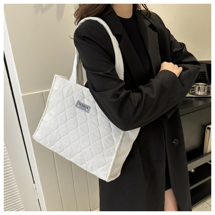 Canvas Material Women's Medium All Seasons Canvas Solid Color Classic Style Square Magnetic Buckle Shoulder Bag Handbag