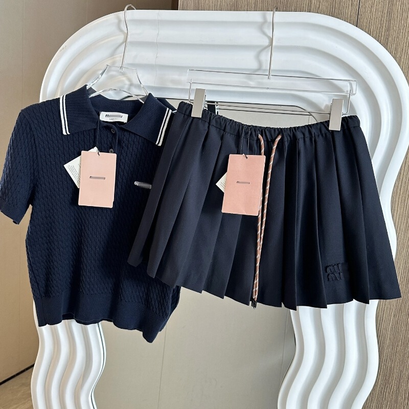 Miu drawstring elastic waist Zhang Yuanying with pleated skirt cloth logo age-reducing skirt women's belt safety pants