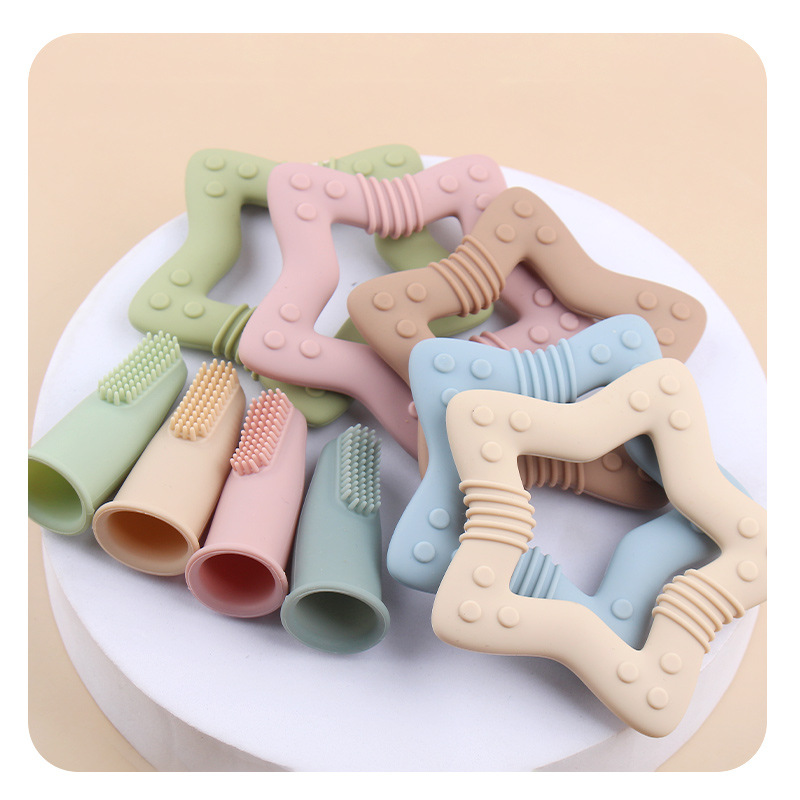 Nuevo bebé dibujos animados penta-planta de hayaja goma de bambú arco correa de cabello calmante tetina cadena set de cinco piezas