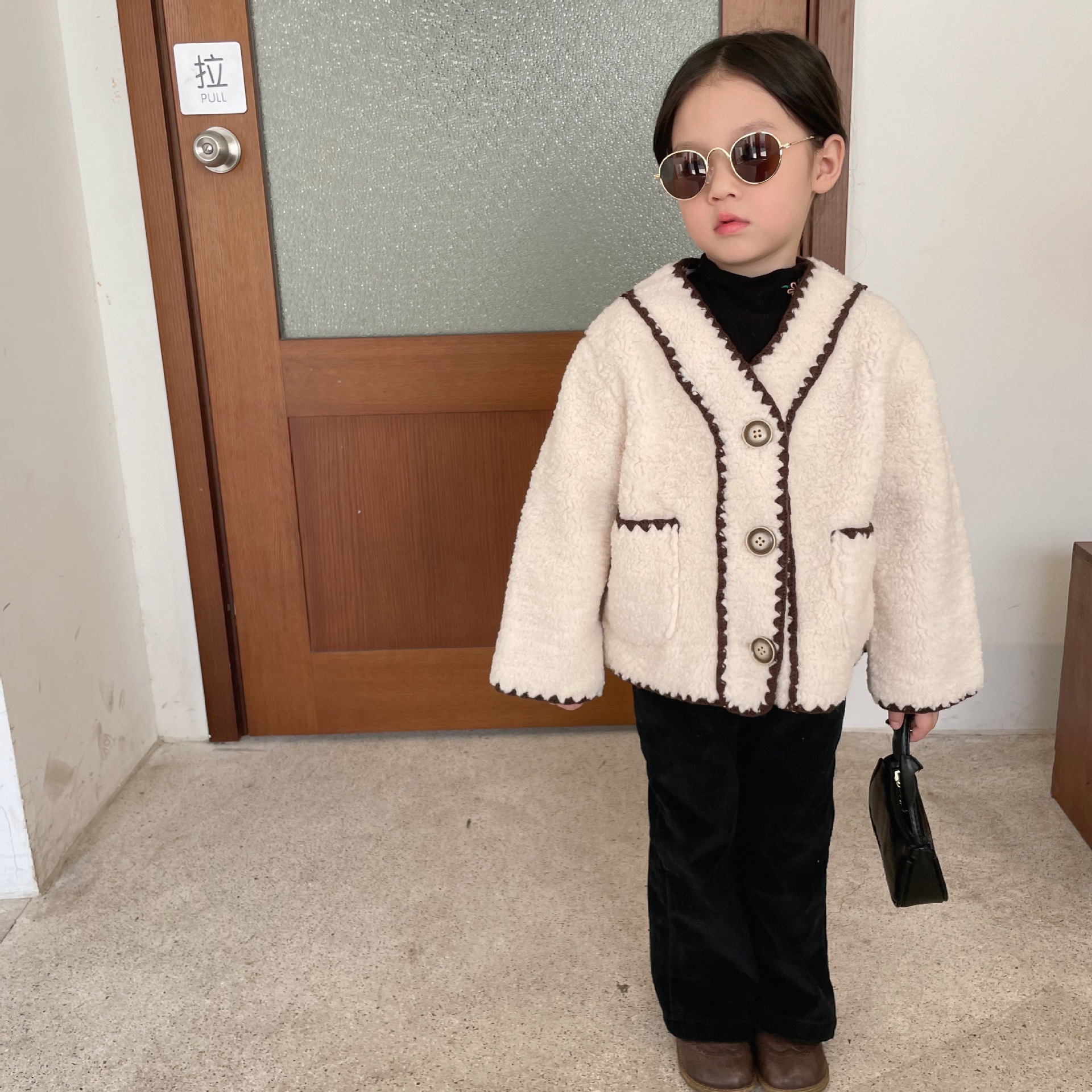 2021秋冬毛外套中小童女宝宝羊羔毛刺绣撞色夹克女童皮毛一体童装