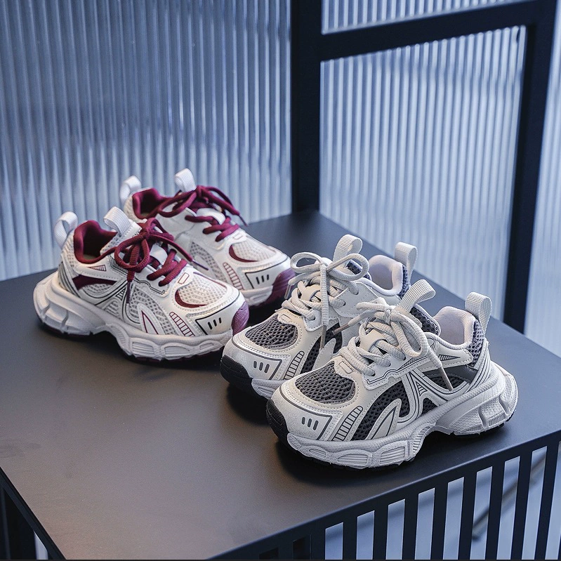 Кроссовки для детей 2025 весна новый стиль для девочек легкая спортивная обувь для мальчиков сетка дышащая повседневная обувь оптом