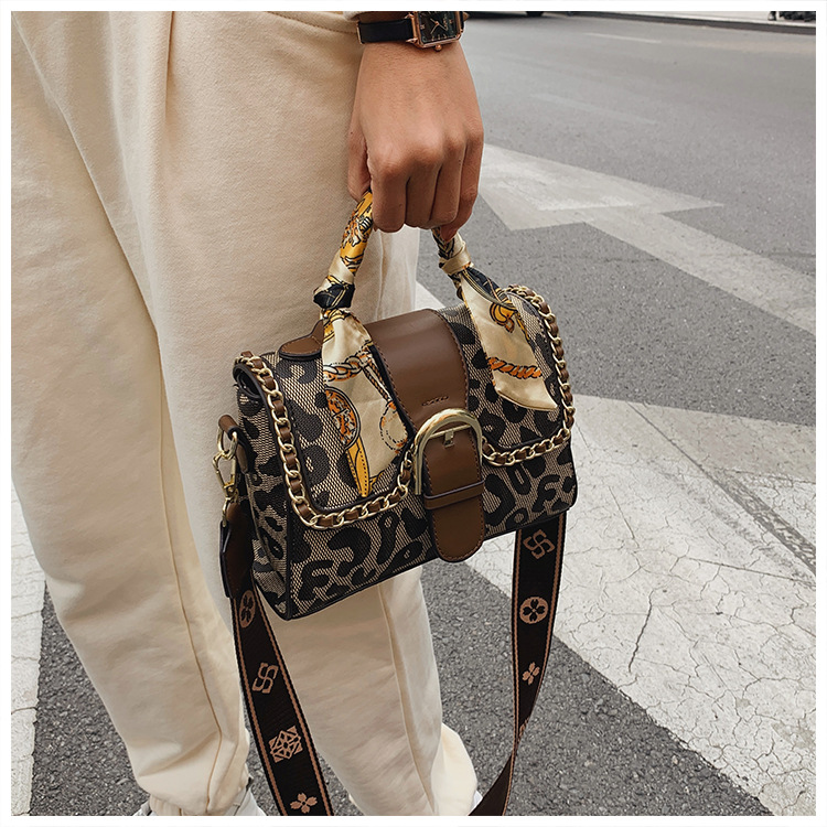 This Year's Popular Bag For Women Autumn And Winter 2021 New Fashionable Messenger Bag Fashionable Leopard Print Portable Shoulder Bag For Women display picture 5