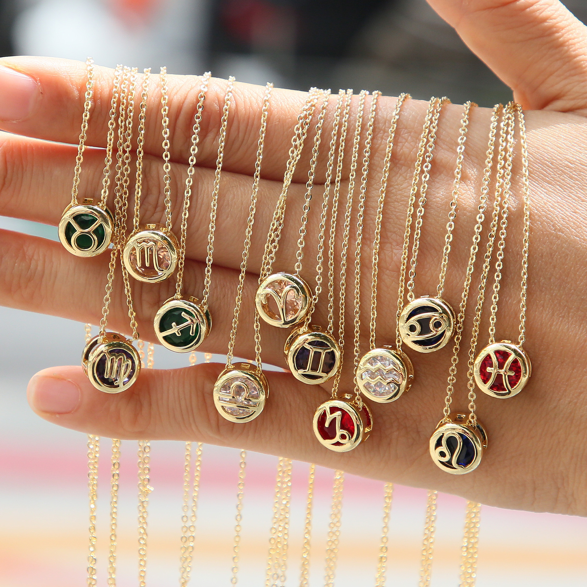 Brass 18K Gold Plated Plating Hollow Out Inlay Constellation Zircon Pendant Necklace display picture 1