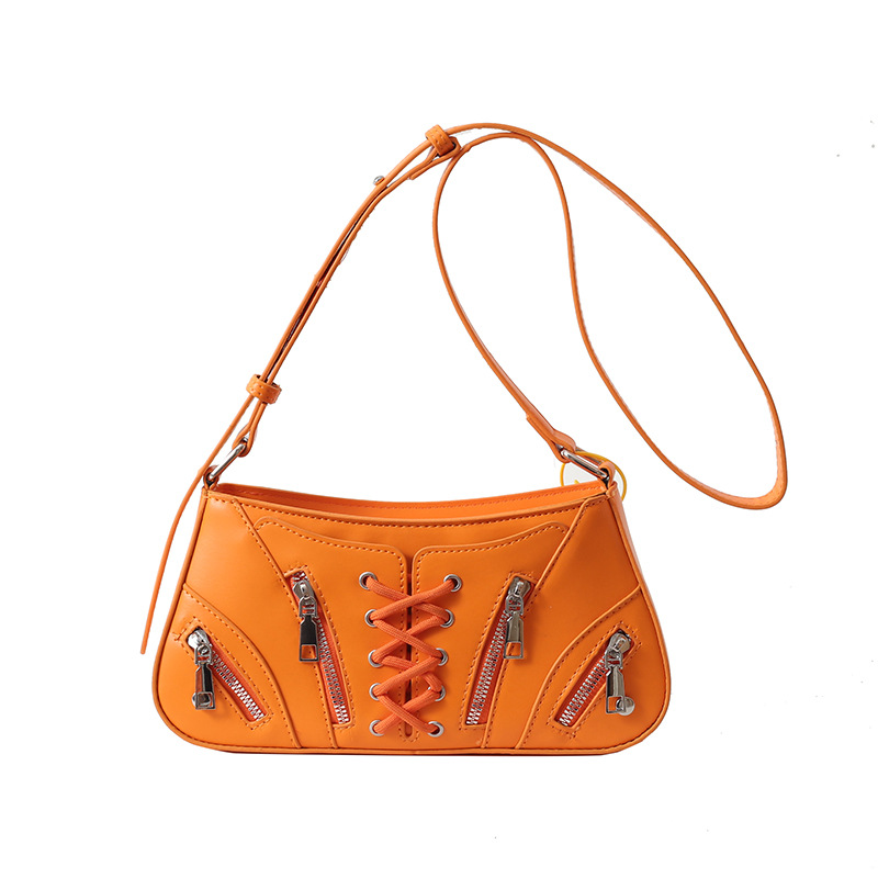 Bolso bandolera transfronterizo femenino 2024 nuevo estilo personalidad chica caliente estilo remache bolso de axila moda bolso bandolera de un solo hombro