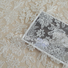 绣花布网纱棉线布料服装水溶面料 爆款双边立体刺绣蕾丝花边面料