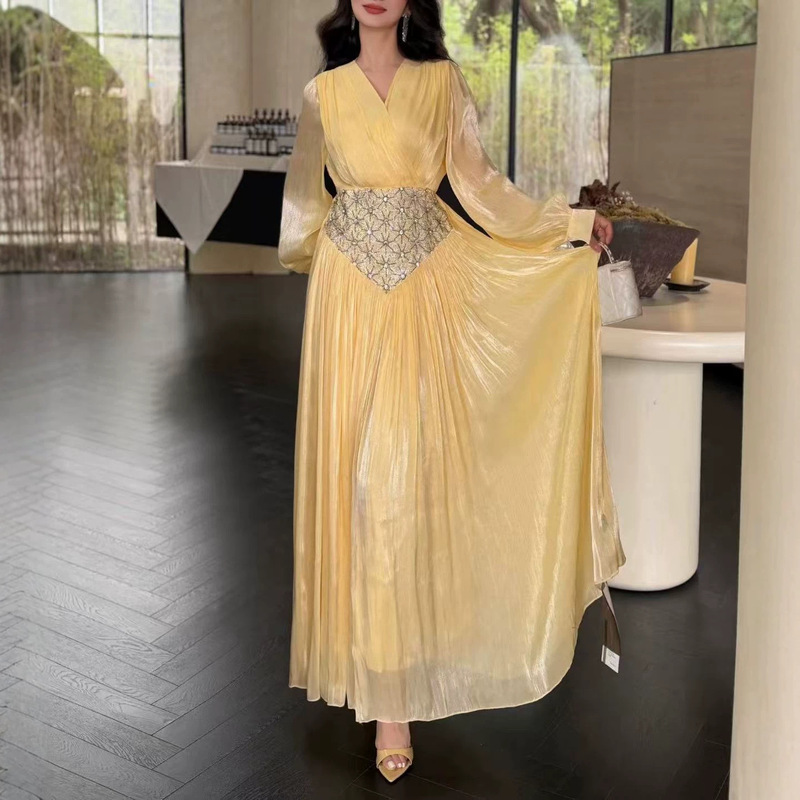 Elegant Socialite Evening Gown Long Dress for Women 2026 New Style with Heavy Rhinestone Embellishment, Elegant and Exquisite Waist-Cinching Satin Dress