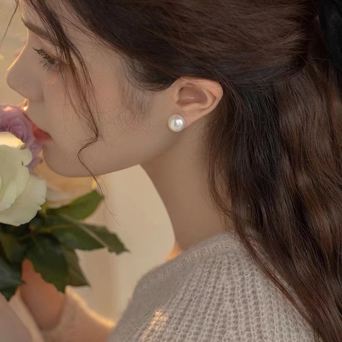 Wholesale Freshwater Genuine Pearl Earrings, Hypoallergenic Korean-Style Eardrops with a Premium Finish—Random Selection