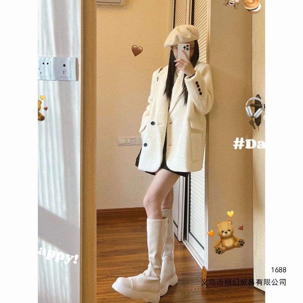 2026 Early Autumn New Style White Wool Coat for Women, Petite Fit, Short Wool Jacket