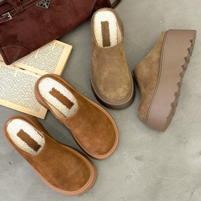 Толстая подошва увеличивается, а половина тапочек женщины 2024 зимний новый стиль носить матовый ленивый маленький мужчина большая голова кексы женские туфли