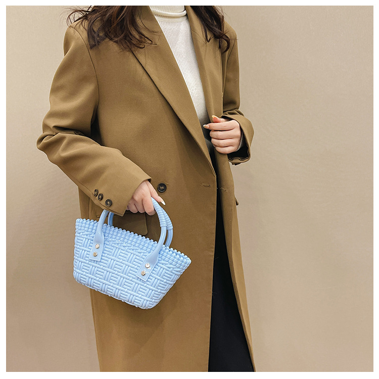 2025 New trendy and versatile crossbody mini vegetable basket jelly bag, fashionable hand-held woven bag, mini tote women's bag undefined