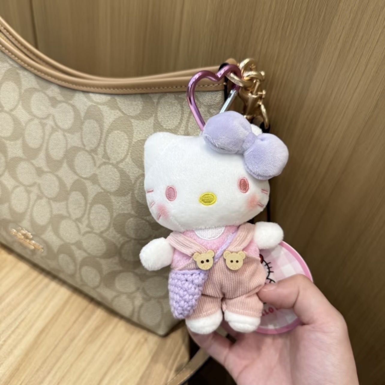 Genuino clásico KT Hello Kitty mochila bolso colgante dibujos animados lindo hellokitty llavero muñeca de felpa mujer