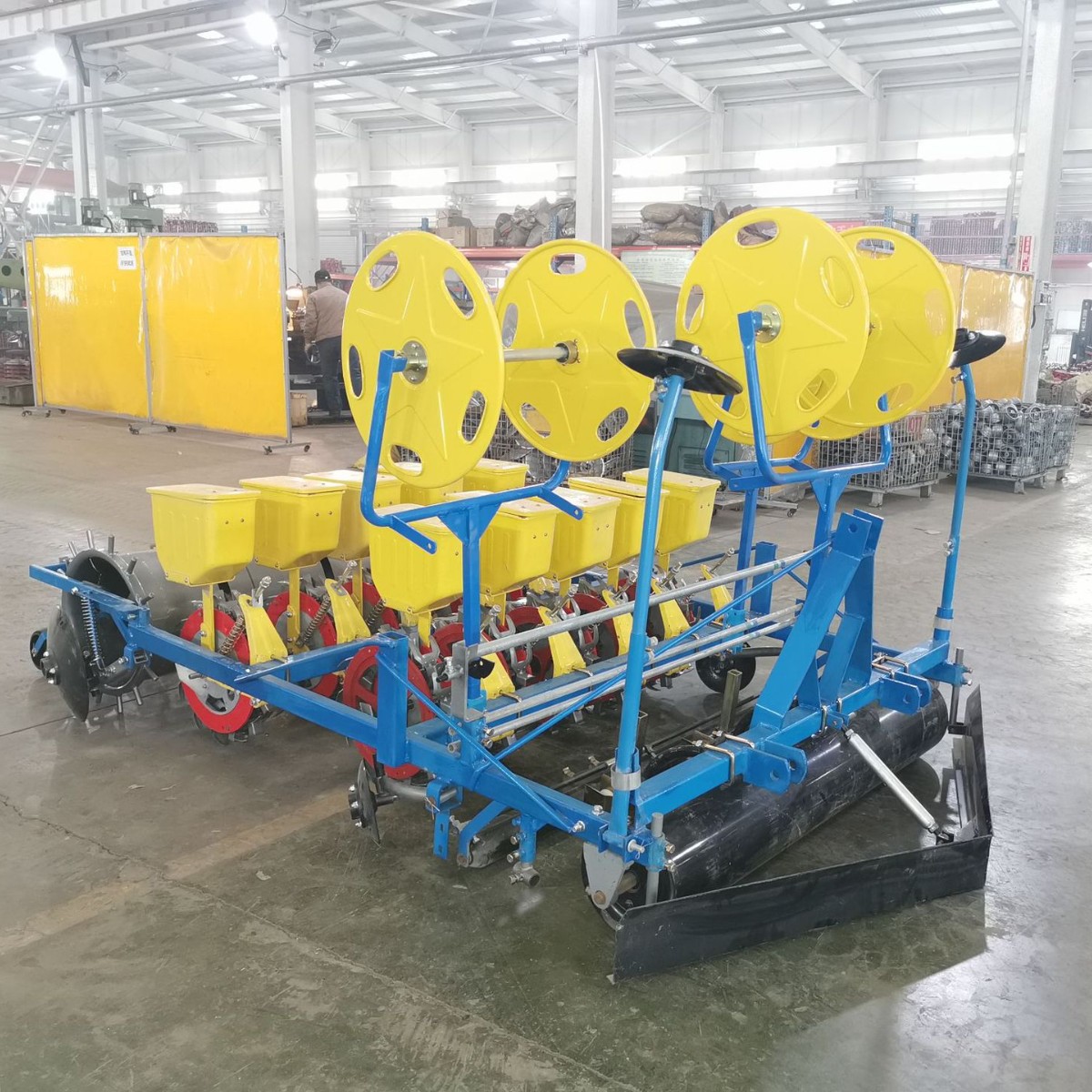 2MBT 黄芩板蓝根甘草洋葱铺膜播种机