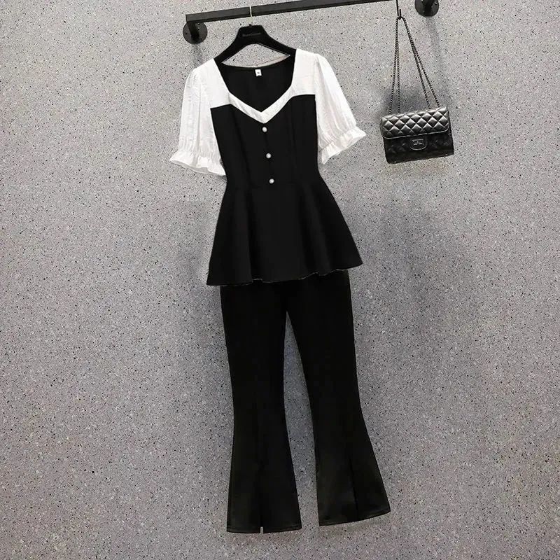 大きいサイズの婦人服のスーツは太っています。|undefined