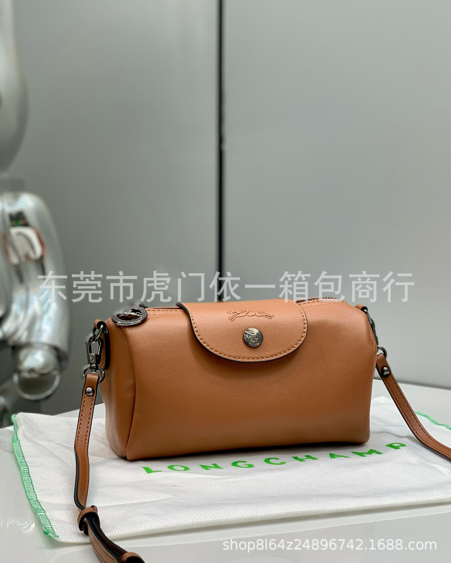 2024 nueva bolsa de boston, bolsa de barril, bolsa de almohada de piel de vaca, bolsa de hombro ajustable, bolsa de hombro con mango único