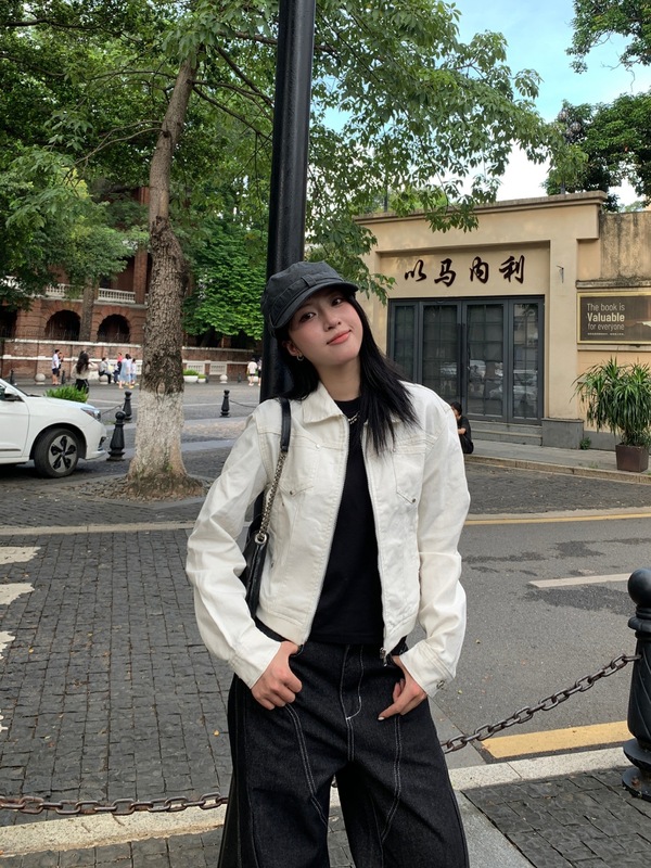 美式复古铆钉短款夹克高级质感翻领外套女秋季辣妹休闲百搭上衣潮|undefined