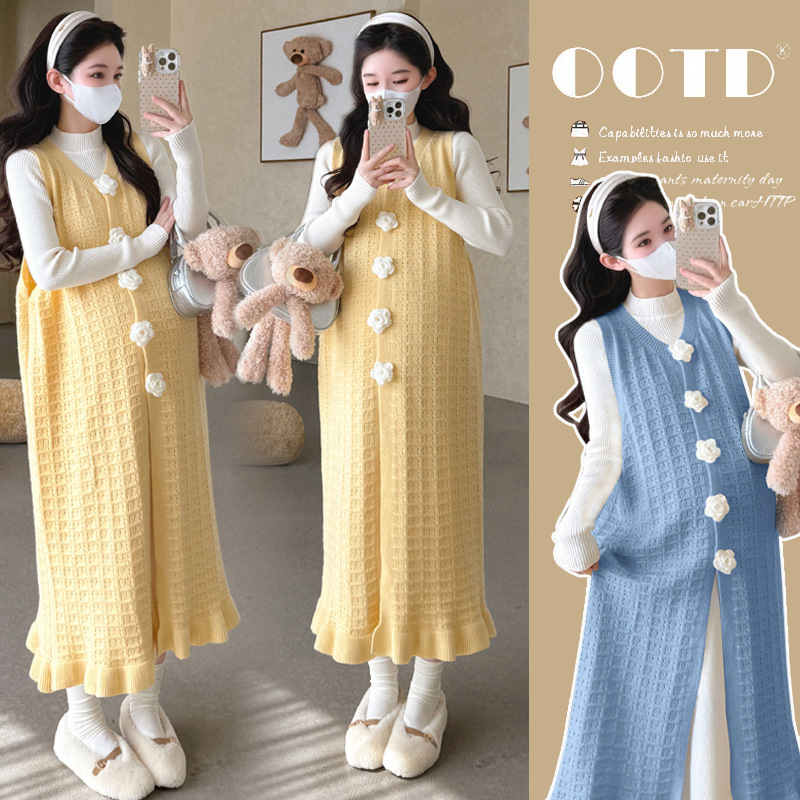 Maternity Wear Trendy Mom Autumn and Winter New Fashion Loose Pregnancy Style Flower Vest Dress Knitted Two-Piece Set