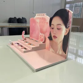 其他广告器材;广告条幅;展示架