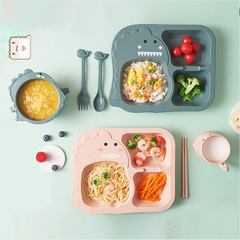 赤ちゃんの食器セット子供の家庭用アニメが可愛いです。
