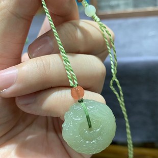 I would like to pay attention to Yu Tang, Xinjiang Hotan Yulong, the world is full of ice, water and glue, and the lines of the carved zodiac are tactful.
