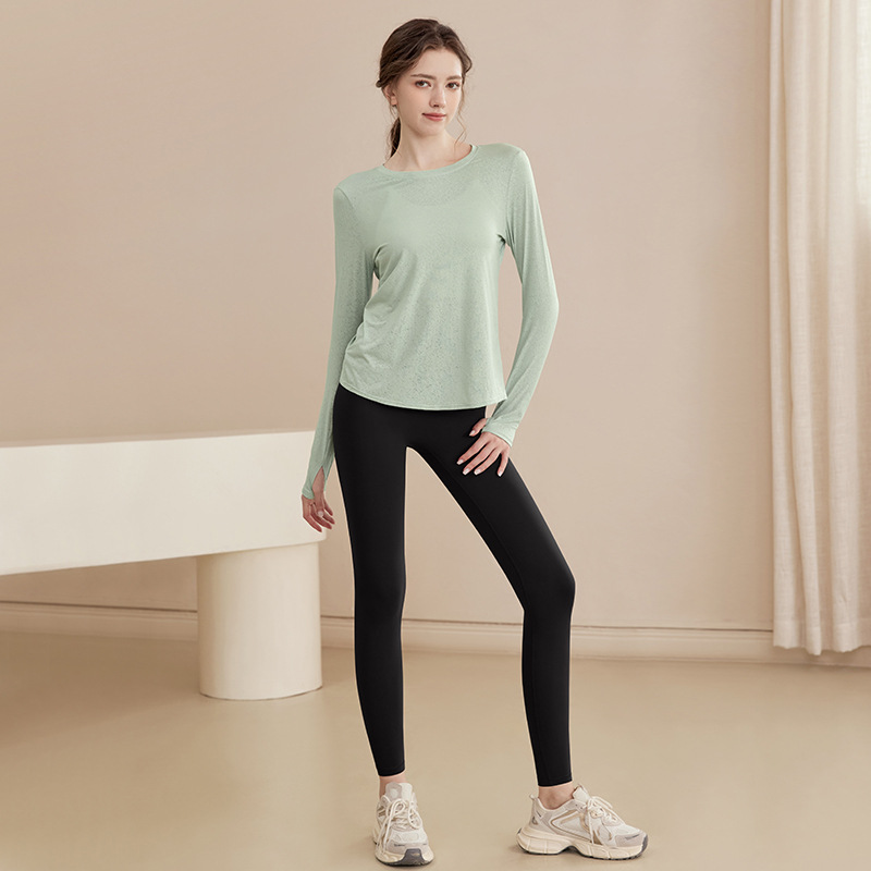 Top verde + calça preta / S
