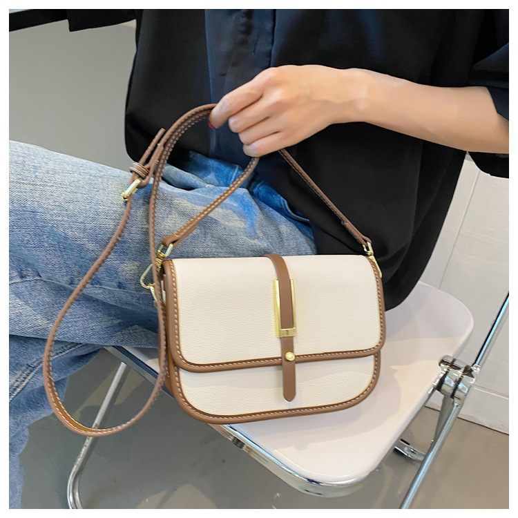 Retro Contrast Color Shoulder Messenger Handbags display picture 4