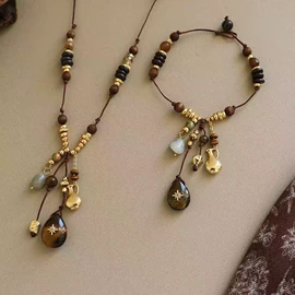 项链;耳环;耳钉
