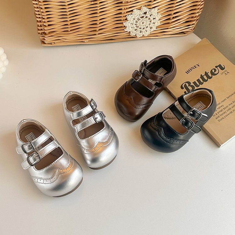 Autumn retro children's shoes