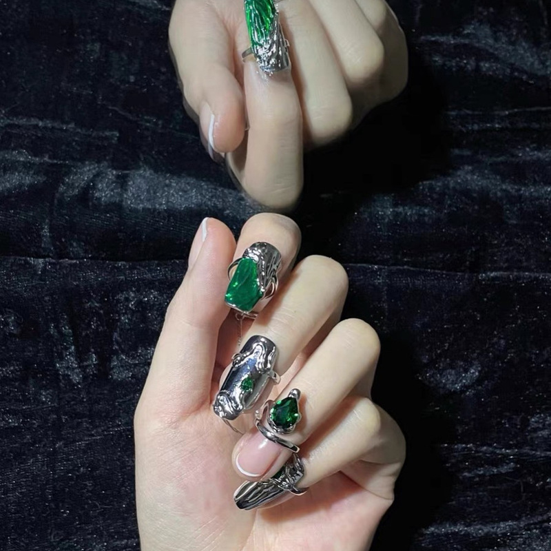 Retro artistic style emerald gemstone fingertip ring niche design sense nail ring jewelry one-piece suit women Retro artistic style emerald gemstone fingertip ring niche design sense nail ring jewelry one-piece suit women