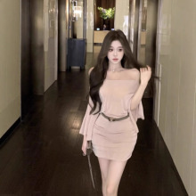 纯欲一字肩收腰褶皱连衣裙女秋季内搭辣妹包臀裙显身材长袖短裙子