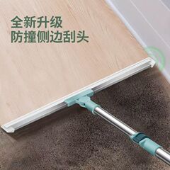 メーカーはマジック用のほうきで家庭用のほうきトイレのシリコン地を掃除します。