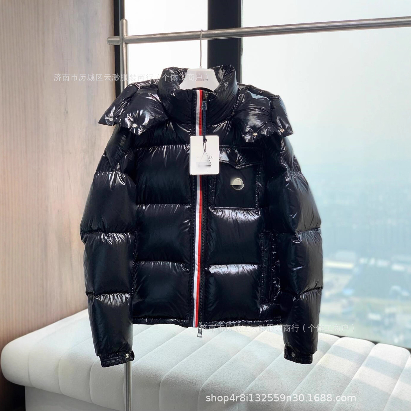 M家彩条高版本玛雅羽绒服连帽三色织带亮面保暖情侣外套女