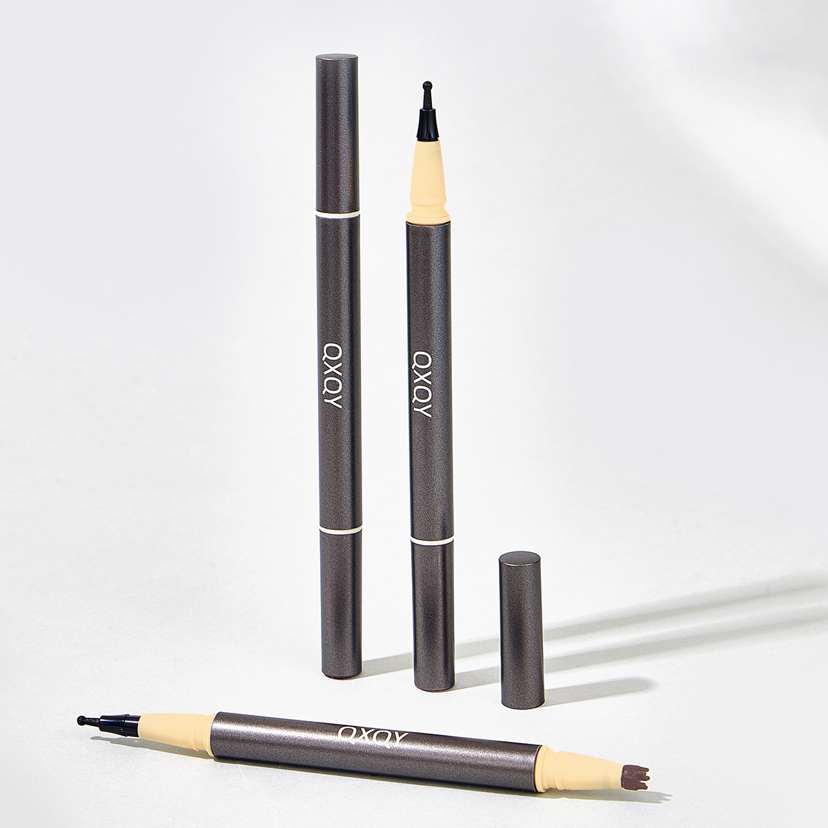 QXQY doble cabeza pecas punto moles estereoscópico doble cabeza maquillaje resistente al agua rápida formación de película natural suave novato pecas lápiz