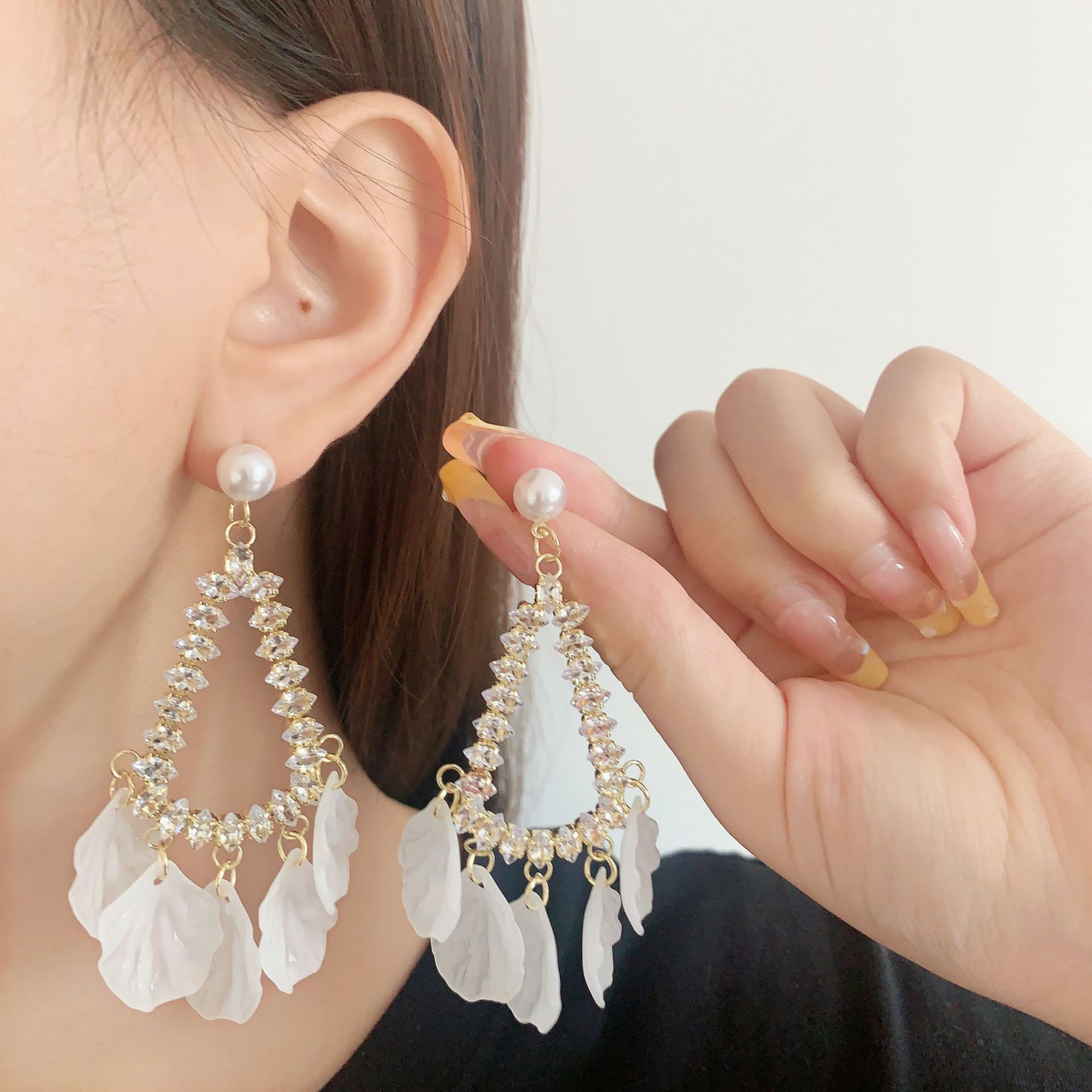Fashionable acrylic earrings with zircon drop-shaped with tassels