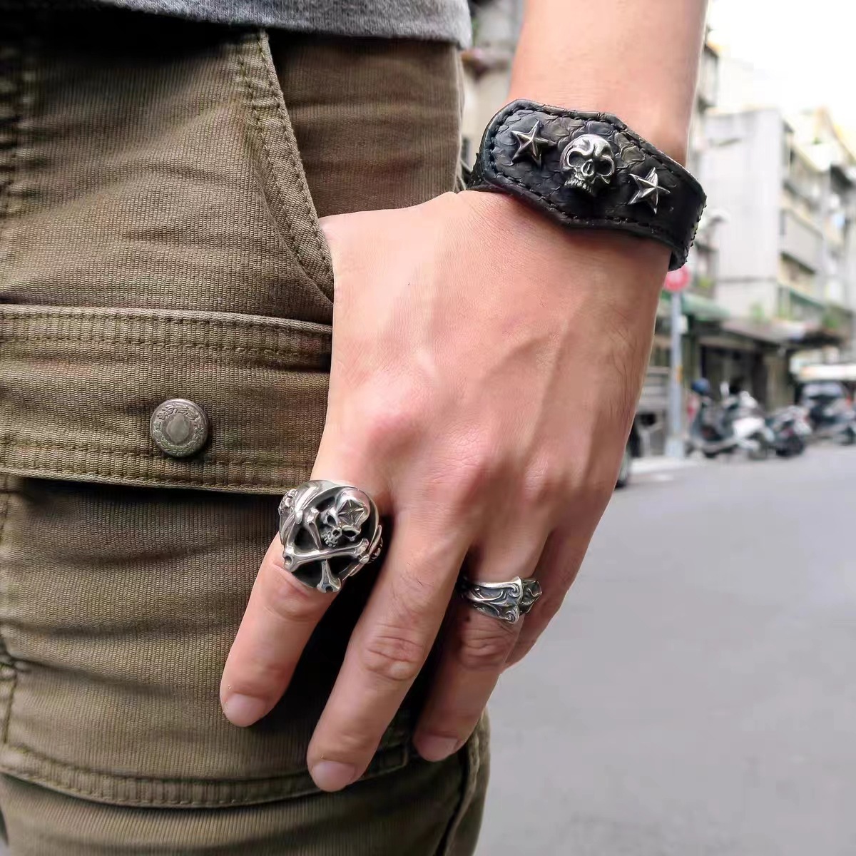 Retro Heavy Design Skull Ring &ndash; Statement Alloy Index Ring for Men | Bold, Fashion-Forward Accessory Inspired by Vintage Style